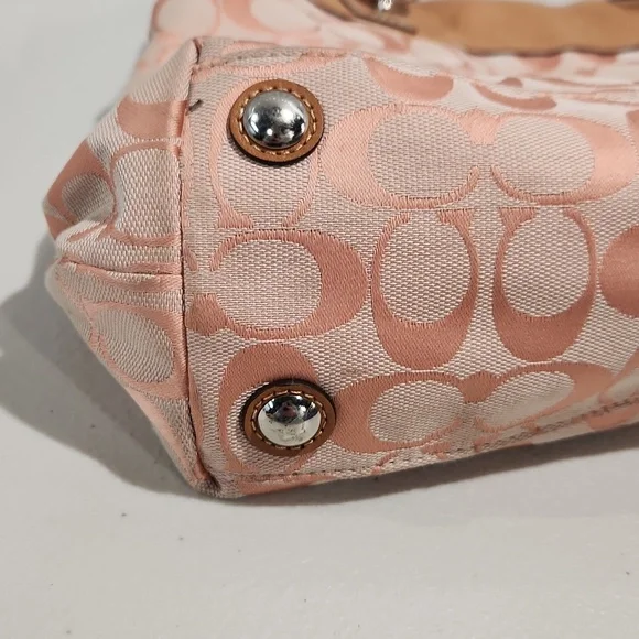 Coach - Picture 4 of 15